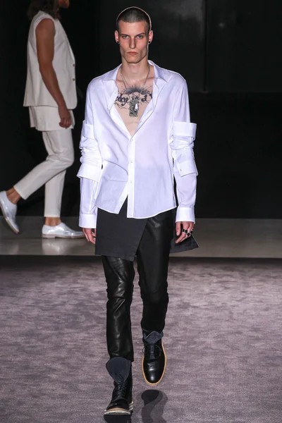 Look 8